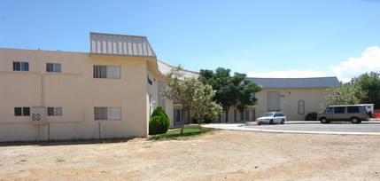 Expressions Senior Living in Palmdale, CA - Building Photo - Building Photo