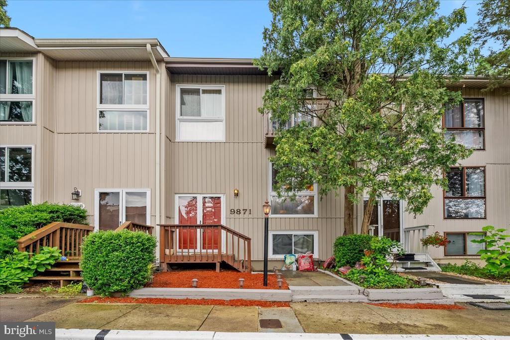 9871 Sweet Mint Dr in Vienna, VA - Building Photo