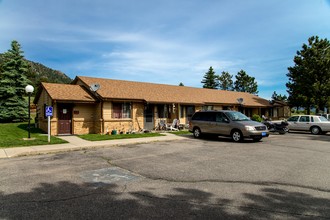 South Saint Verain Apartments in Estes Park, CO - Building Photo - Building Photo