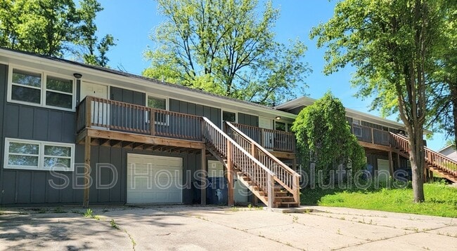 property at 403 S Forest Ave