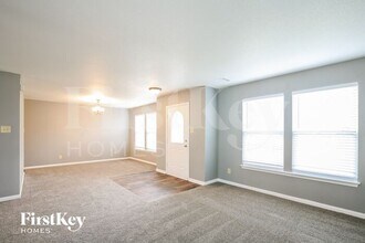 6670 Eagle Crossing Blvd in Brownsburg, IN - Building Photo - Building Photo