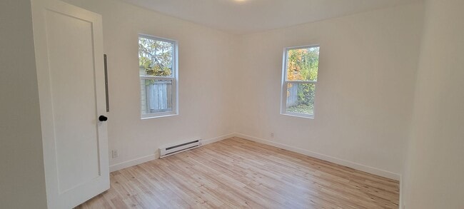 715 NE 13th St in McMinnville, OR - Building Photo - Building Photo