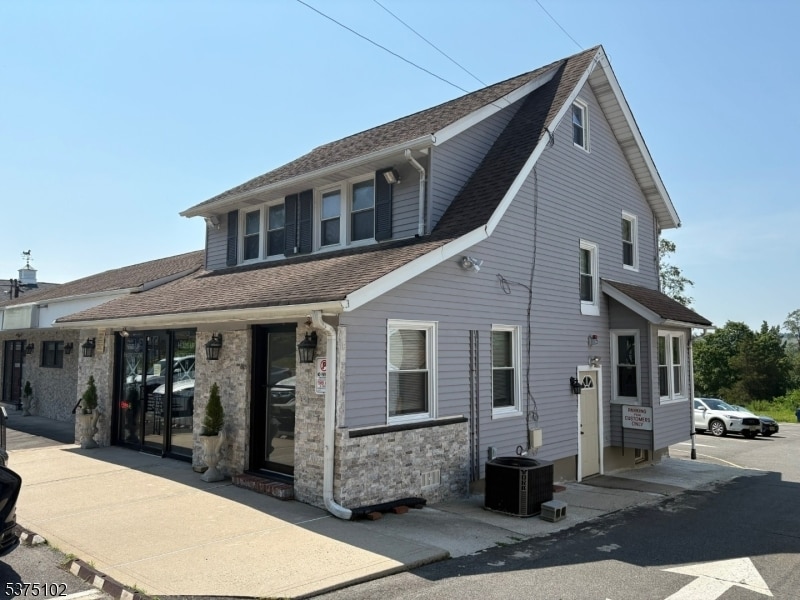 1962 Washington Valley Rd in Bridgewater, NJ - Building Photo