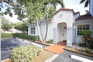 1361 Cottonwood Cir in Weston, FL - Building Photo