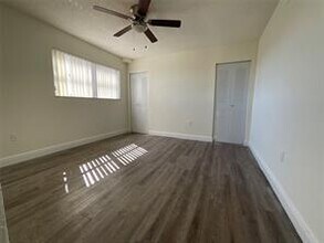19455 NE 10th Ave in Miami, FL - Building Photo - Building Photo