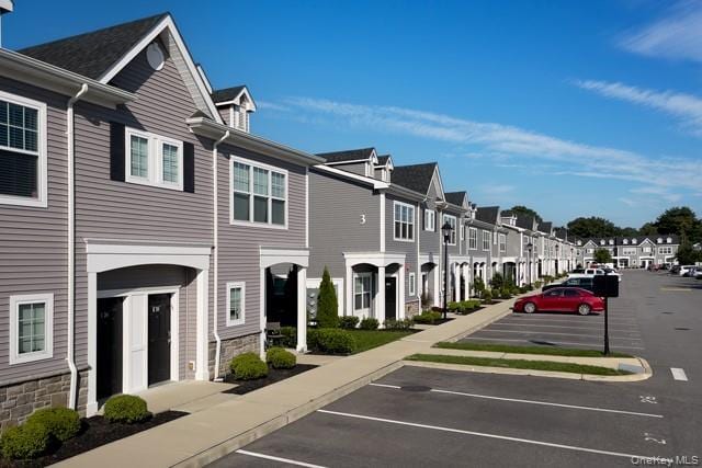 159 Sutton Ct in Deer Park, NY - Building Photo - Building Photo