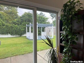 29 Pintail Ln in Levittown, NY - Building Photo - Building Photo