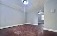 McMicken Ave in Cincinnati, OH - Building Photo - Interior Photo