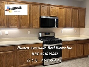 1933 Cielito Dr in Modesto, CA - Building Photo - Building Photo