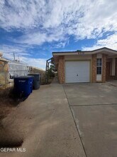 6230 Arch Bridge Dr in El Paso, TX - Building Photo - Building Photo