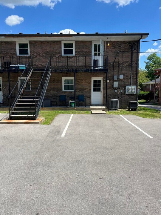 301 Poage Ct, Unit C in Lexington, KY - Building Photo