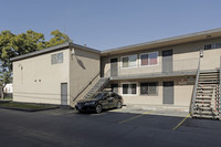 Artesia Apartments in Long Beach, CA - Foto de edificio - Building Photo