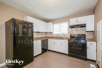 2295 Montagne Dr in Florissant, MO - Building Photo - Building Photo