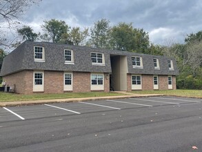 Cahaba Forest Apartments in Linden, AL - Building Photo - Building Photo