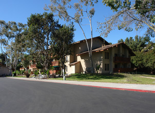 Villa Merced in San Diego, CA - Building Photo - Building Photo