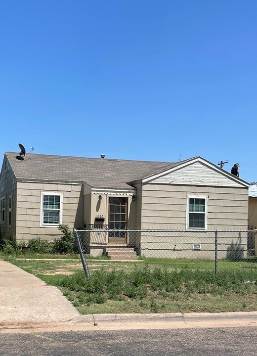 1630 N Marrs St in Amarillo, TX - Foto de edificio