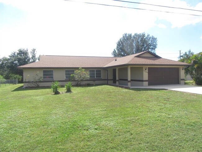 27289 Porto Nacional Dr in Punta Gorda, FL - Building Photo - Building Photo