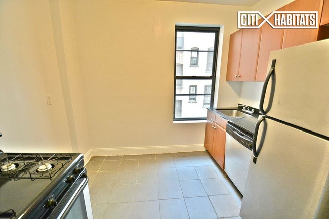 505 W 122nd St-Unit -43 in New York, NY - Building Photo - Building Photo