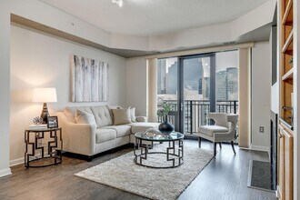500 E Grant St in Minneapolis, MN - Building Photo - Building Photo