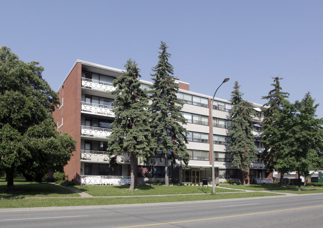 500 The West Mall in Toronto, ON - Building Photo - Primary Photo