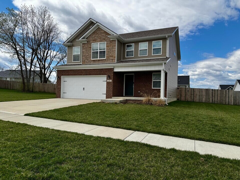 6096 Arbor Wds Wy in Richmond, KY - Building Photo