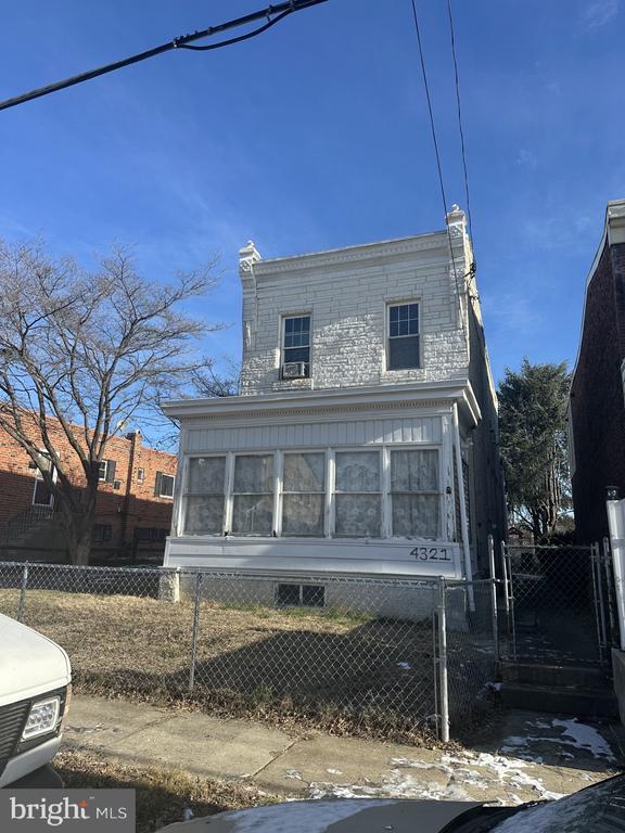 4321 Van Kirk St in Philadelphia, PA - Foto de edificio - Building Photo