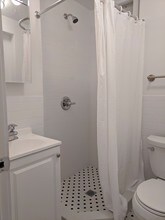 517 E 77th St-Unit -2K in New York, NY - Foto de edificio - Building Photo