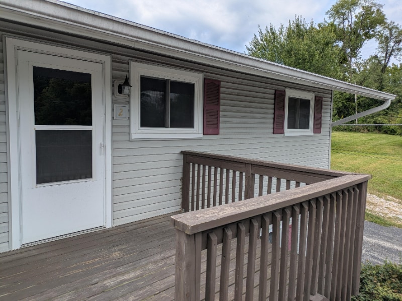 209 W Oak St in Ellettsville, IN - Building Photo