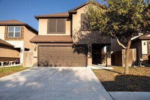 4305 Alina Dr in Laredo, TX - Building Photo
