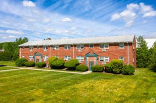 1570 Willard Ave in Newington, CT - Building Photo