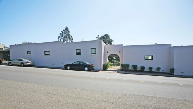 157 Ronada Ave in Piedmont, CA - Foto de edificio - Building Photo