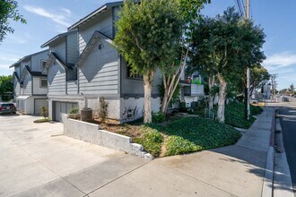 789 W 18th St in Costa Mesa, CA - Building Photo - Building Photo