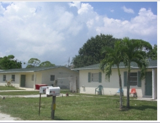 912-914 Skylark Ave in Fort Pierce, FL - Building Photo