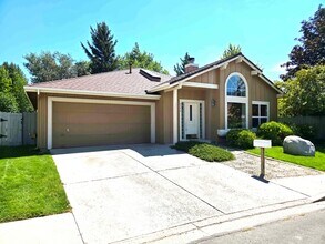 6244 Sunrise Meadows Loop in Reno, NV - Building Photo - Building Photo