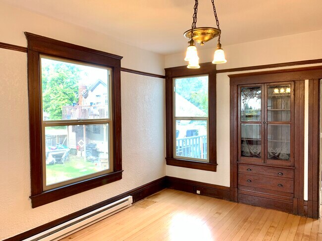1107 S Grant Ave, Unit Unit #1 main floor apartment in Tacoma, WA - Building Photo - Building Photo