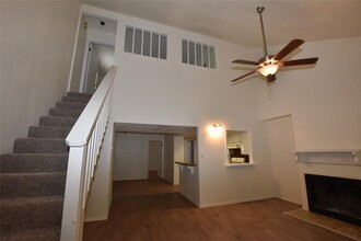 8001 Dowling Cove in Austin, TX - Building Photo - Building Photo