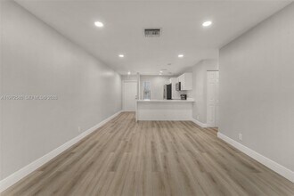 10379 NW 35th St in Coral Springs, FL - Building Photo - Building Photo