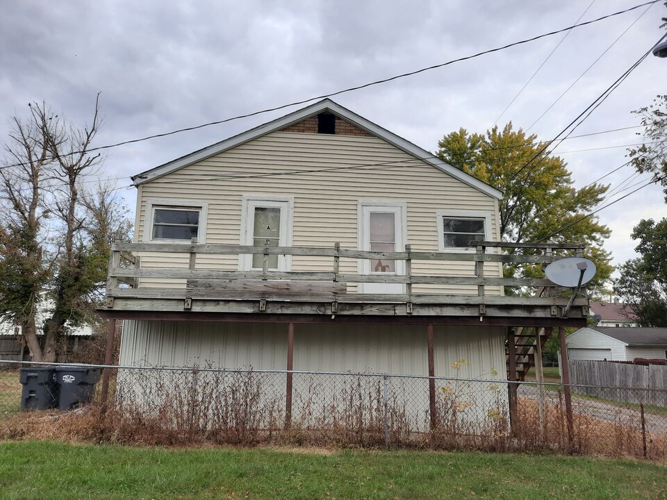 2112 Lafayette St in Anderson, IN - Building Photo