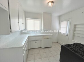 510 Roycroft Ave in Long Beach, CA - Building Photo - Building Photo