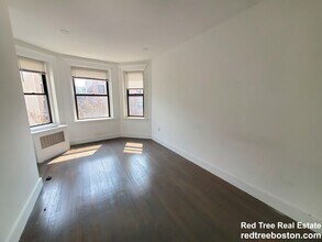 36 Peterborough St, Unit 25 in Boston, MA - Foto de edificio - Building Photo