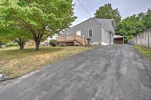 1806 Anderson St in Bristol, TN - Building Photo