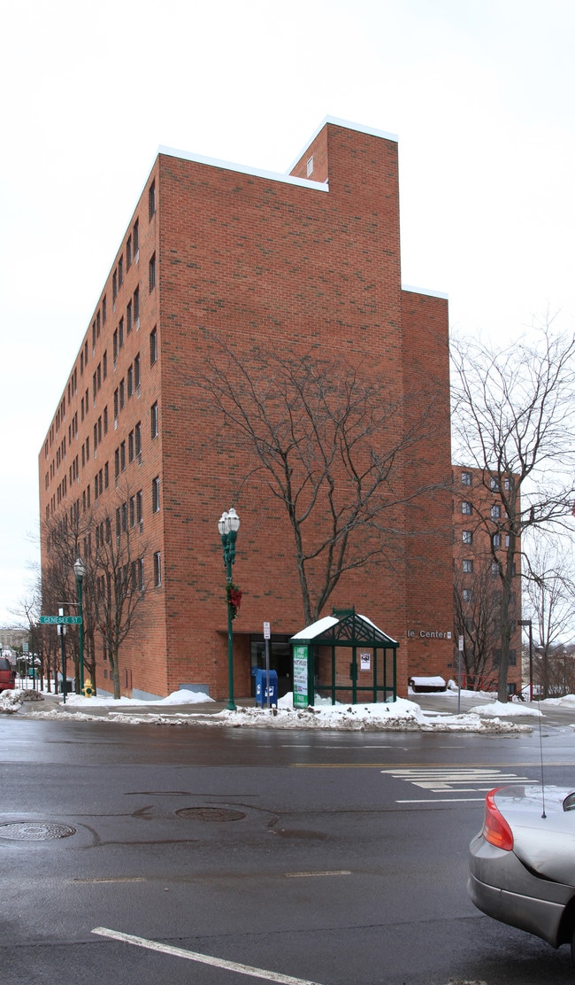 Boyle Center Apartments in Auburn, NY - Foto de edificio - Building Photo