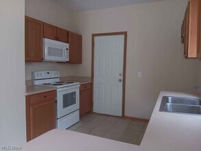 4183 Westbrook Dr in Brooklyn, OH - Building Photo - Building Photo