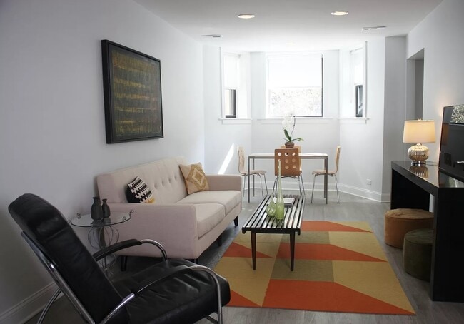 712 W Briar Pl in Chicago, IL - Building Photo - Building Photo