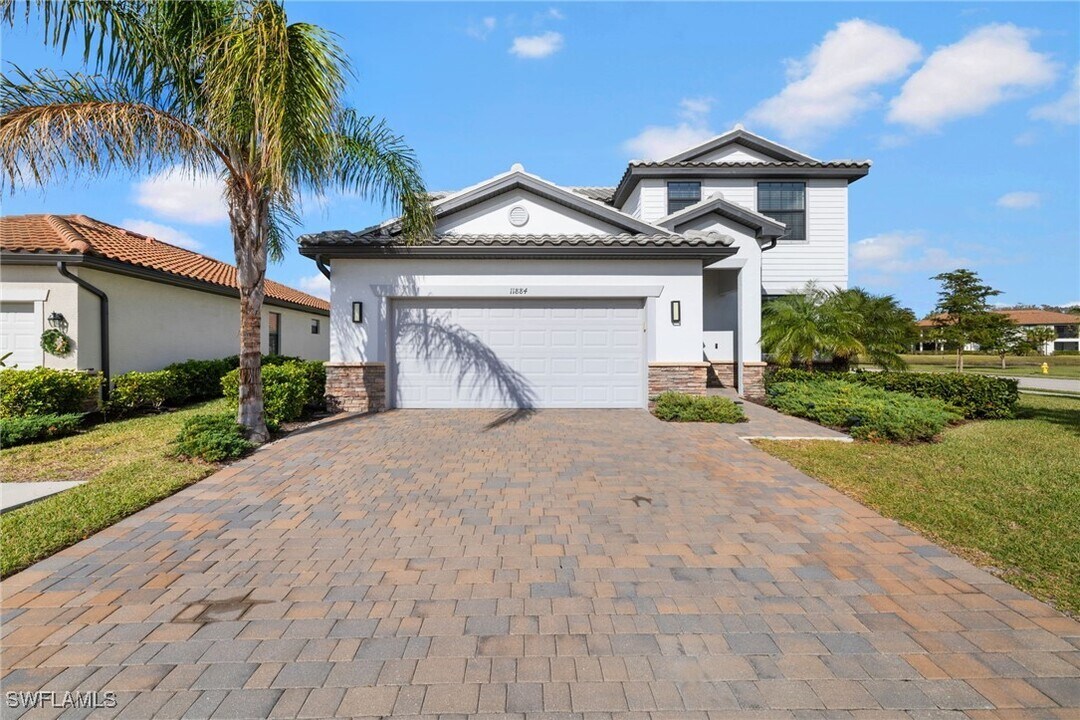 11884 Arbor Trace Dr in Ft. Myers, FL - Building Photo