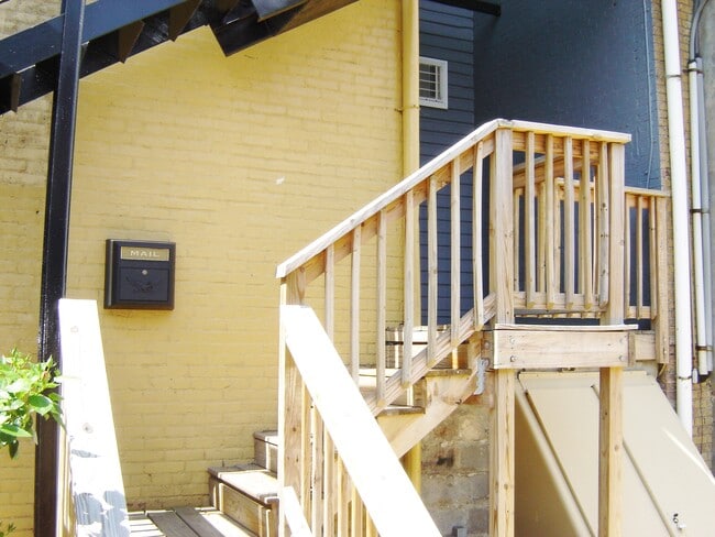 1401 Madison Ave in Baltimore, MD - Building Photo - Building Photo