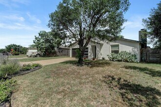 11301 Ptarmigan Dr in Austin, TX - Building Photo - Building Photo
