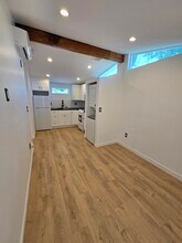 15657 Simonds St in Los Angeles, CA - Foto de edificio - Building Photo