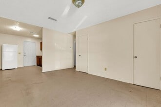 95 Cottrell St, Unit 8 in West Point, MS - Building Photo - Building Photo