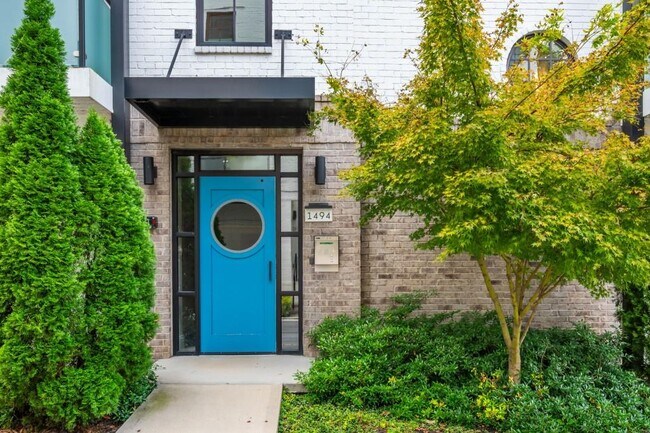 1494 Red Fox Dr NE in Atlanta, GA - Foto de edificio - Building Photo